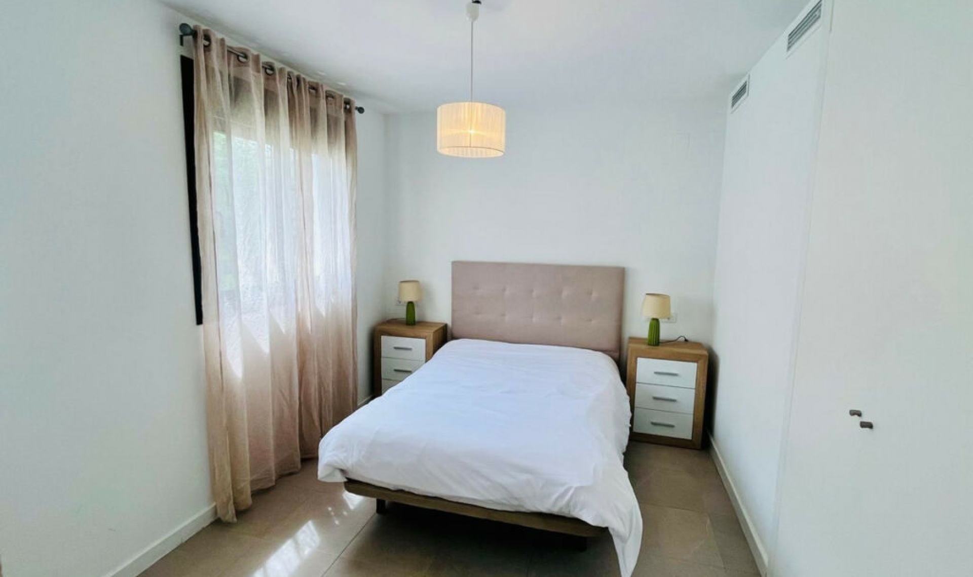 Resale - Apartment -
Casares Playa