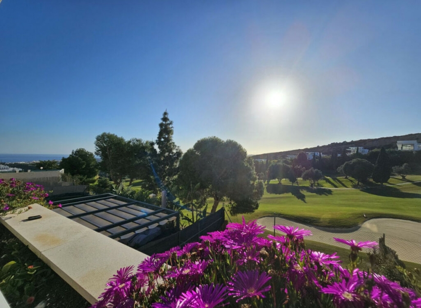 Resale - Apartment -
Casares Playa