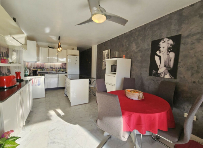 Resale - Apartment -
Casares Playa