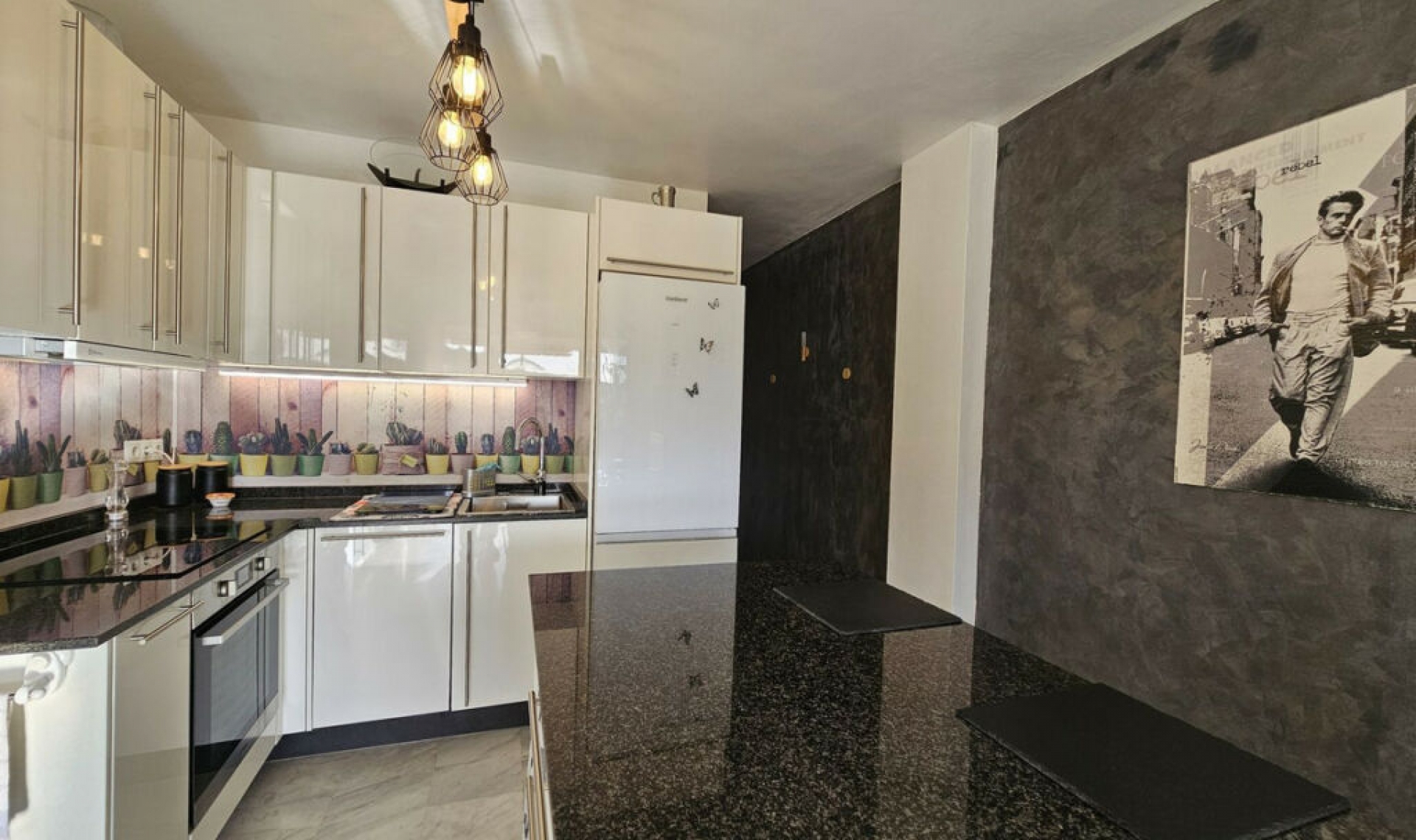 Resale - Apartment -
Casares Playa