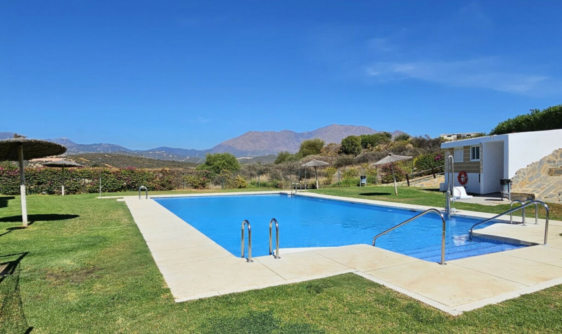 Resale - Apartment -
Casares Playa