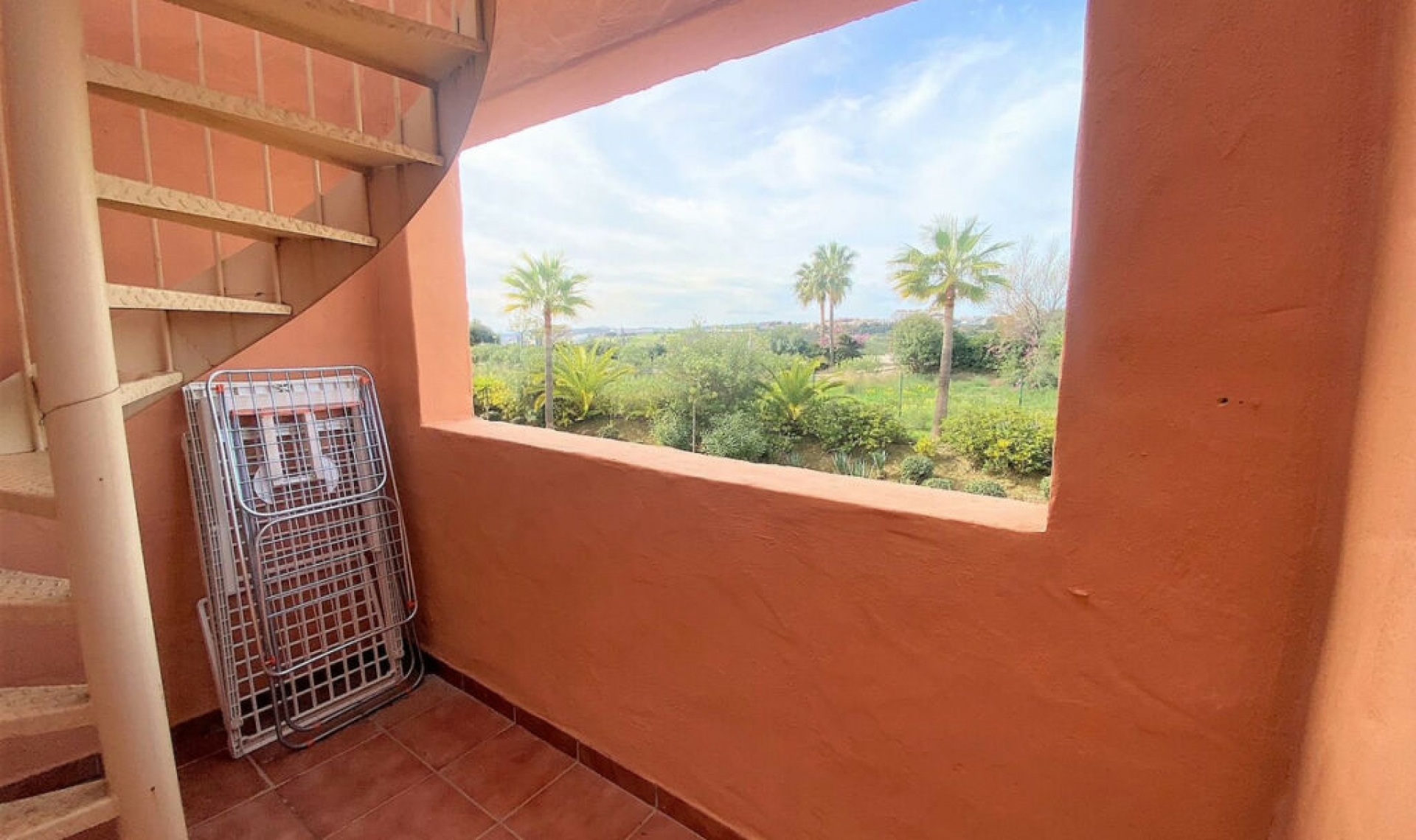 Resale - Apartment -
Casares Playa