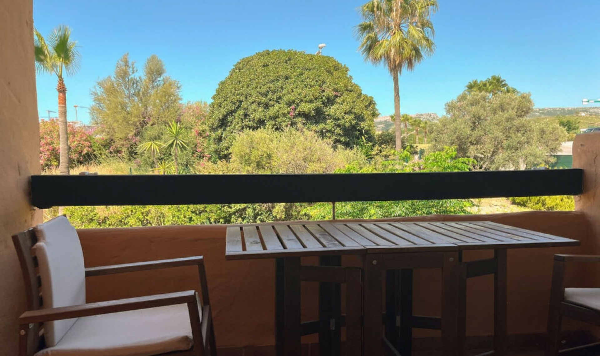 Resale - Apartment -
Casares Playa