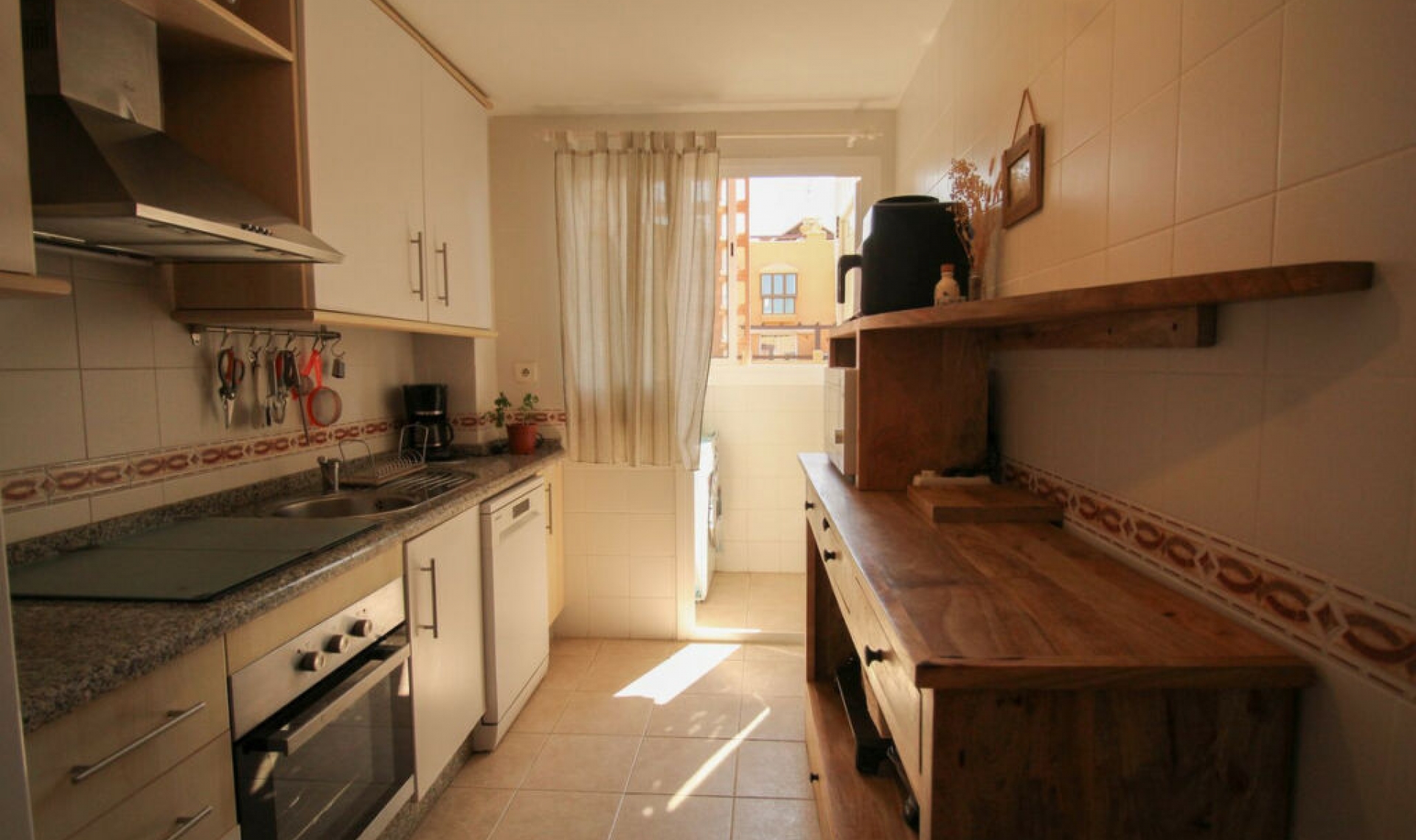 Resale - Apartment -
Casares Playa