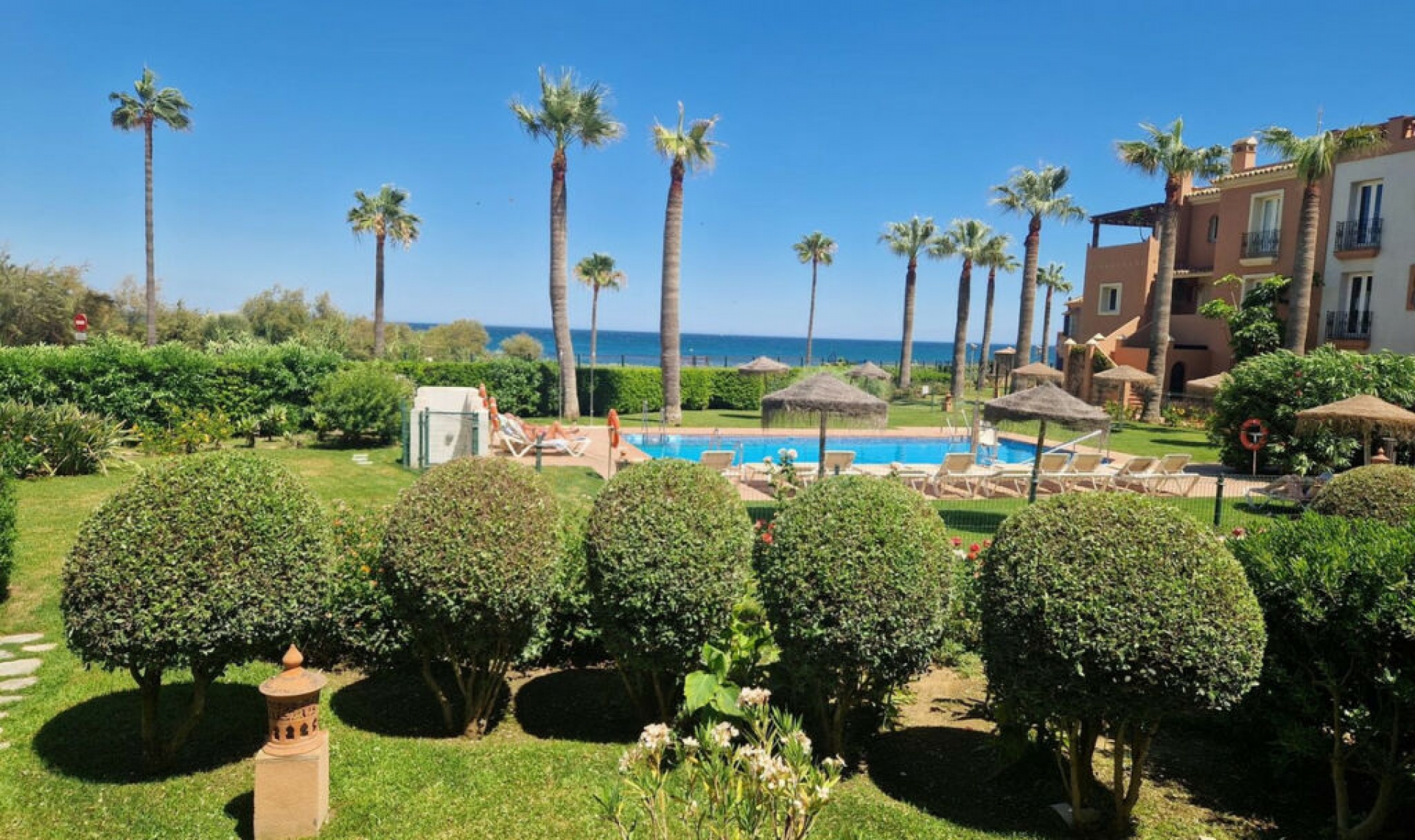 Resale - Apartment -
Casares Playa