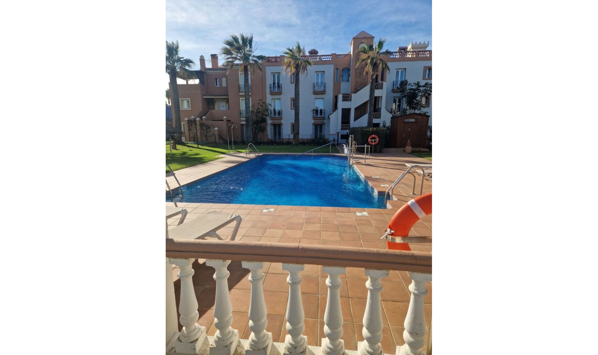 Resale - Apartment -
Casares Playa