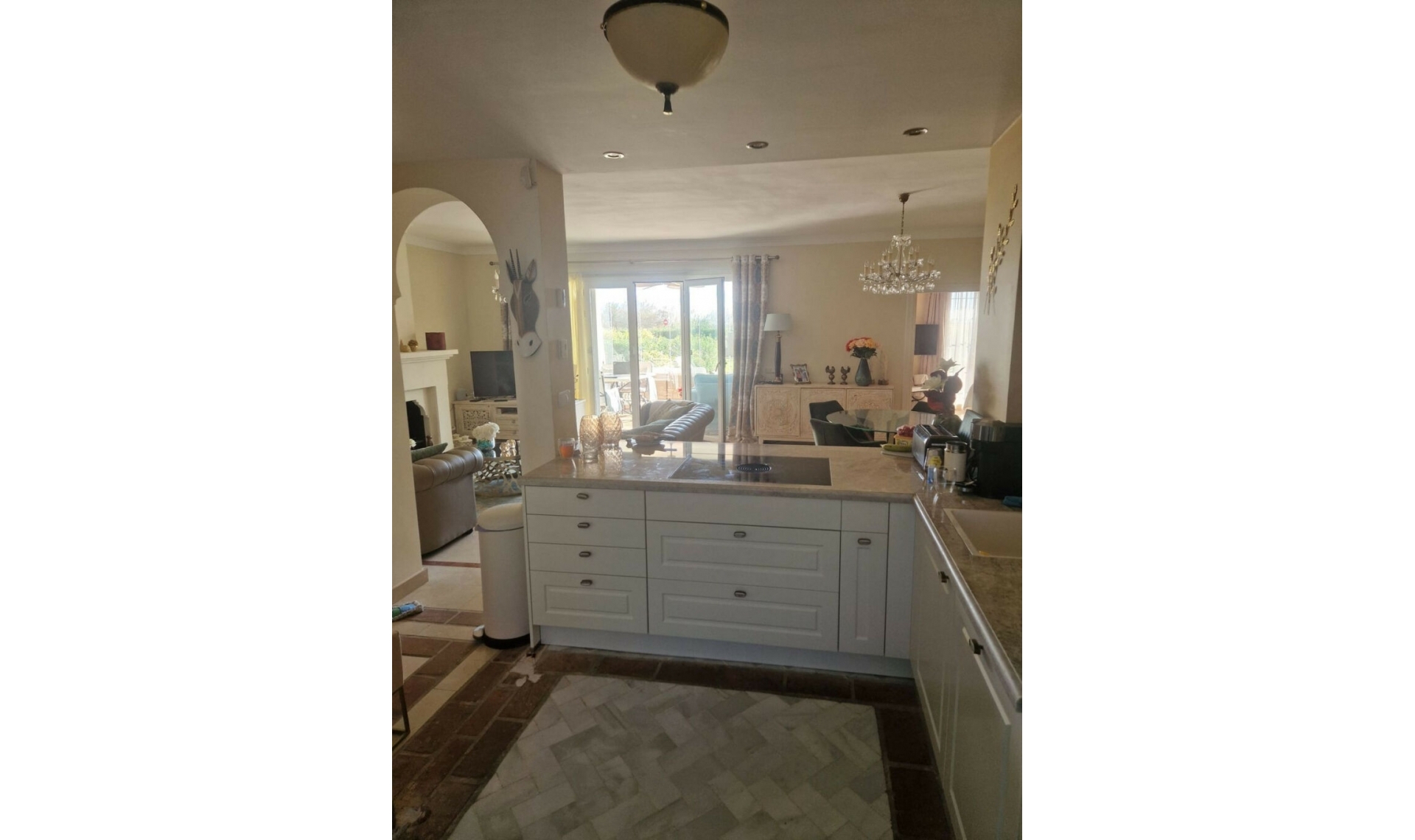 Resale - Apartment -
Casares Playa