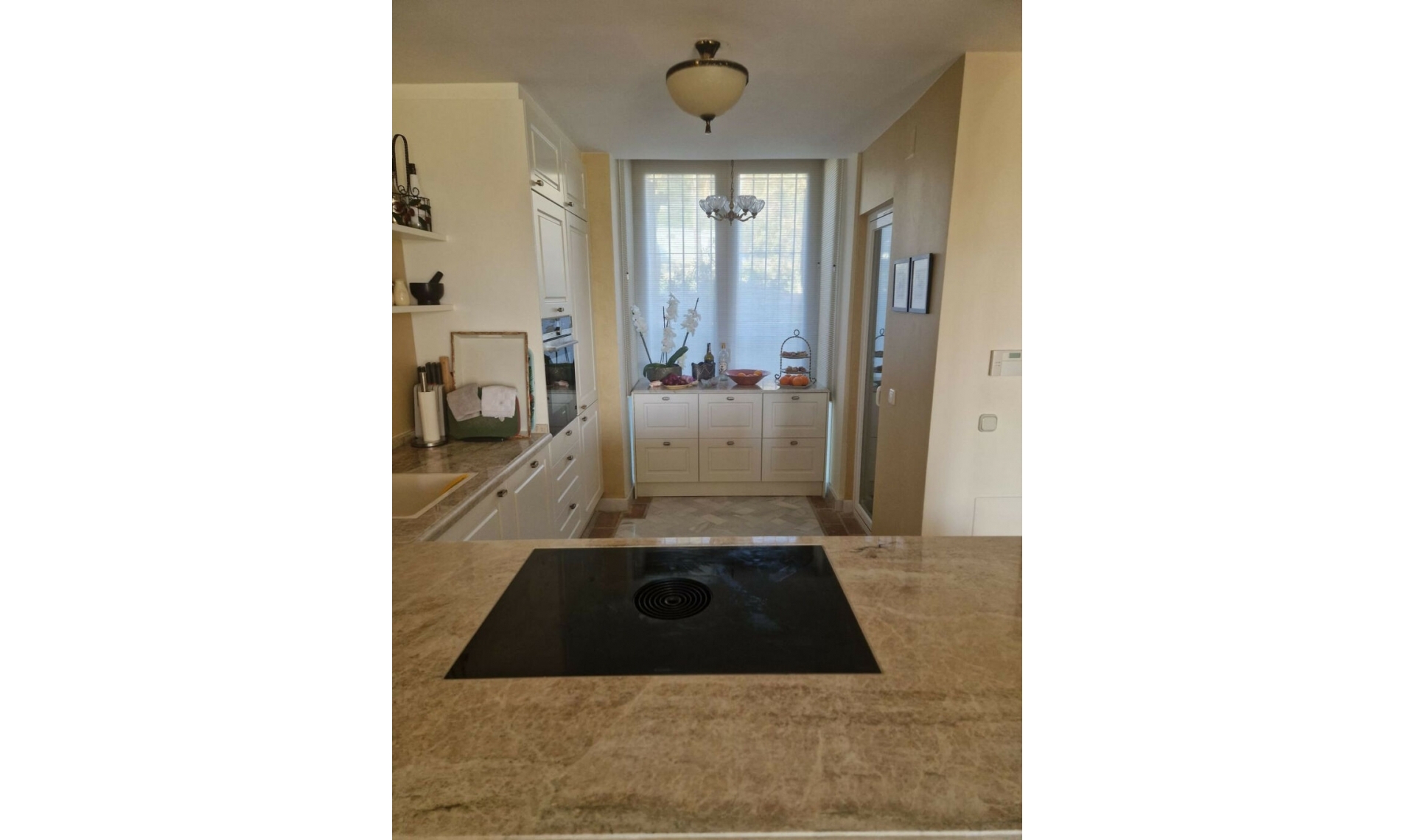 Resale - Apartment -
Casares Playa