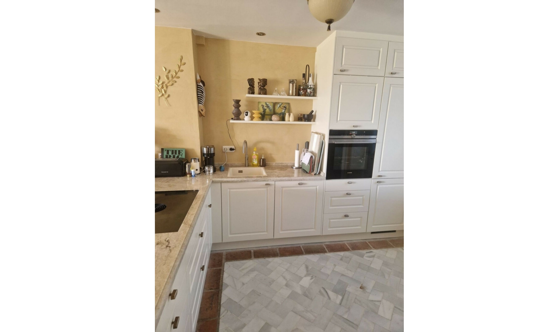 Resale - Apartment -
Casares Playa