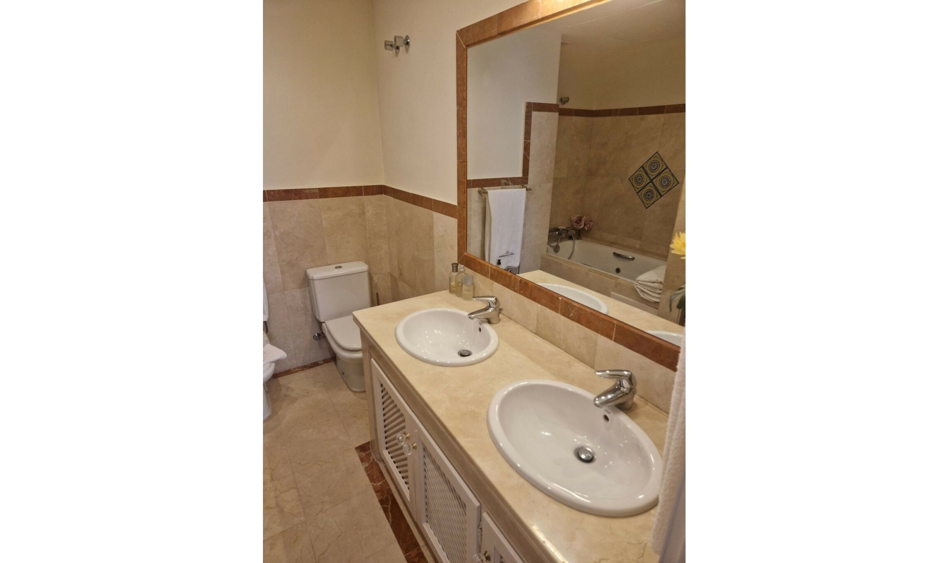 Resale - Apartment -
Casares Playa