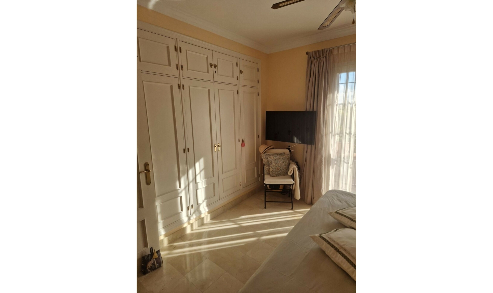 Resale - Apartment -
Casares Playa