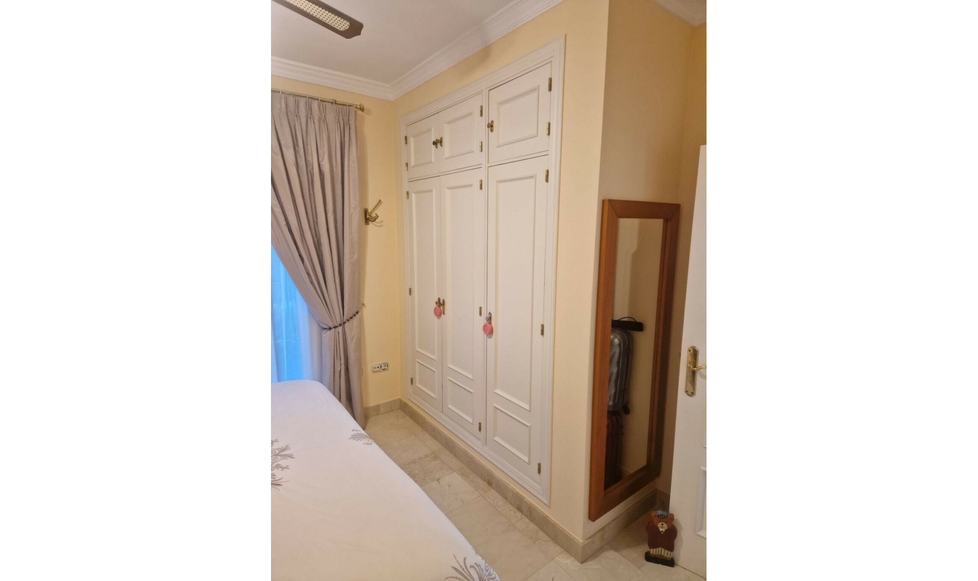 Resale - Apartment -
Casares Playa