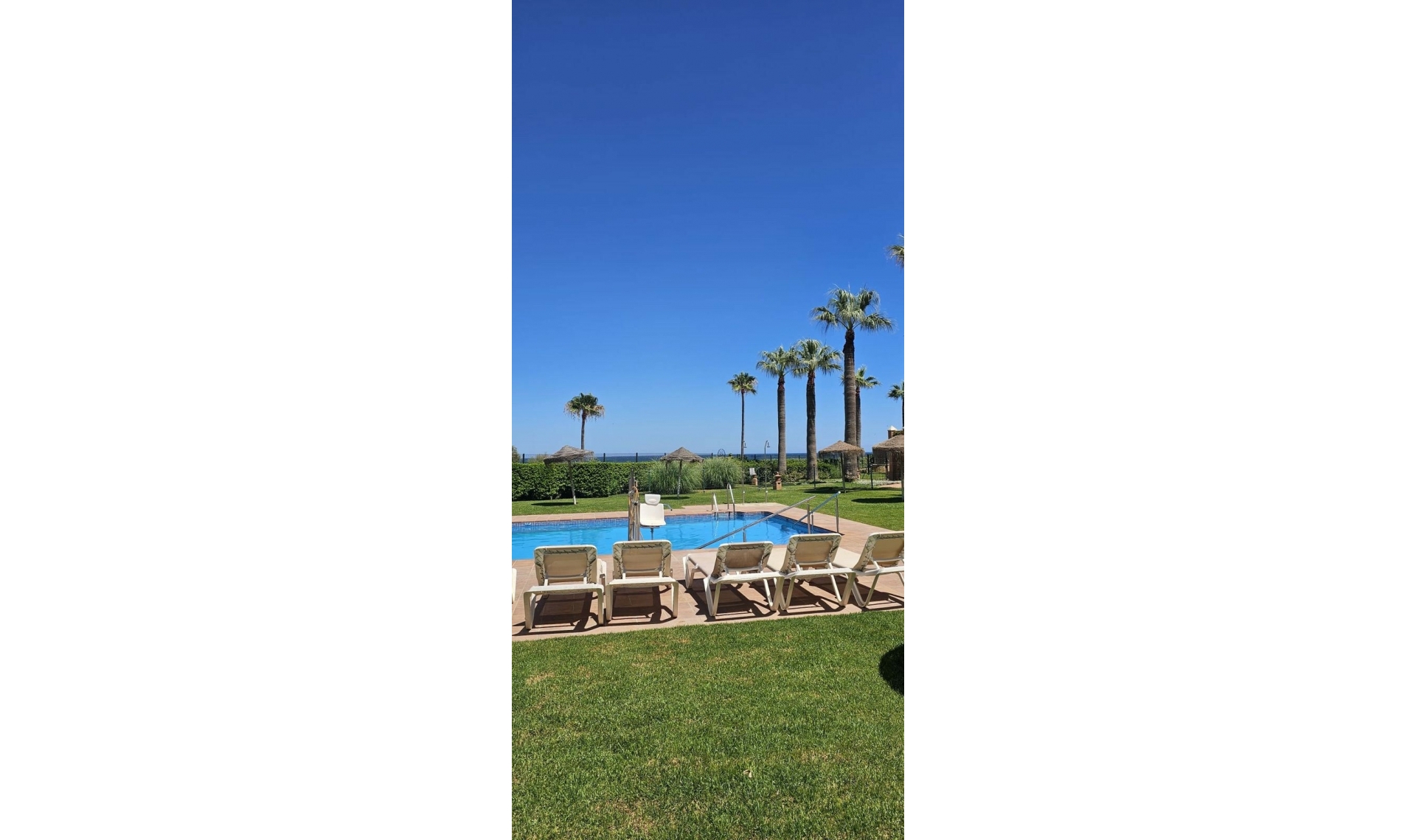 Resale - Apartment -
Casares Playa