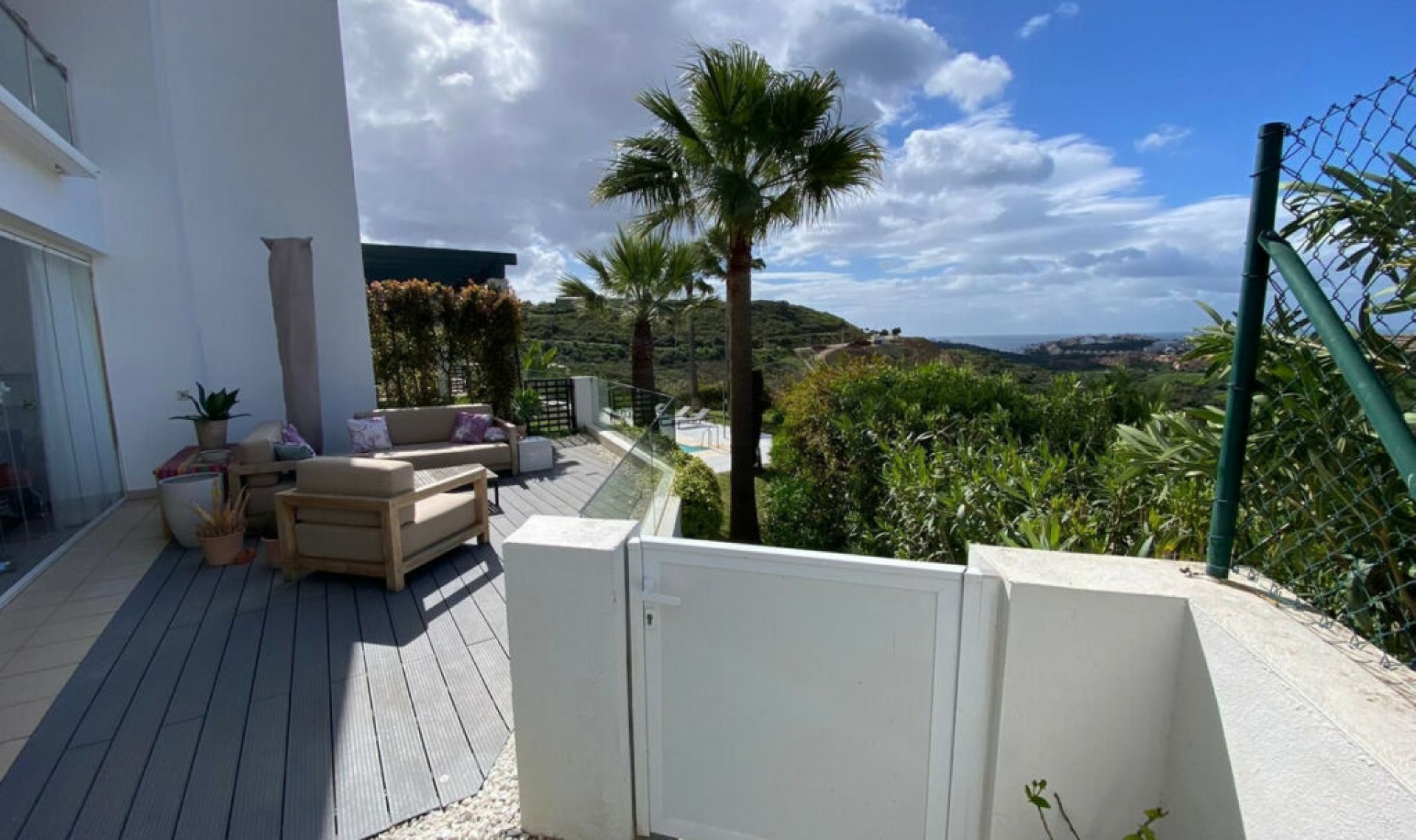 Resale - Apartment -
Casares Playa