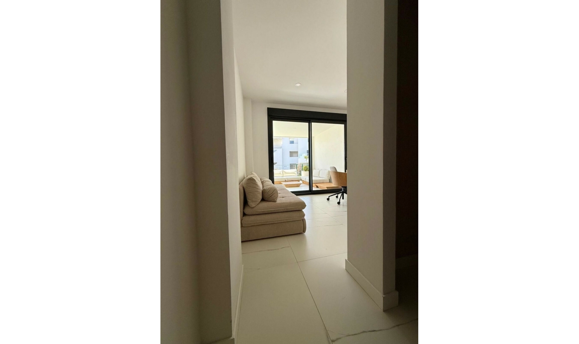 Resale - Apartment -
Casares Playa