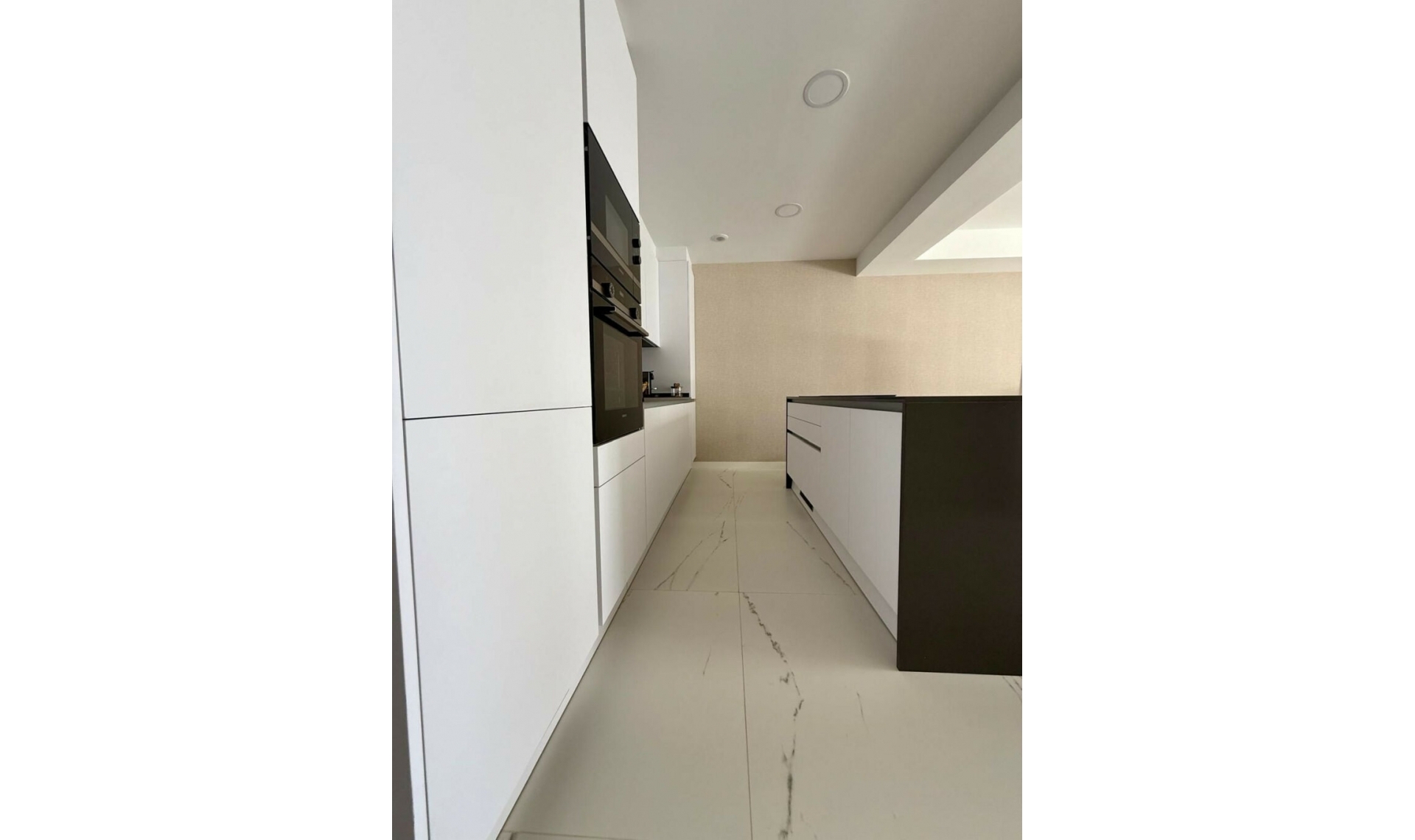 Resale - Apartment -
Casares Playa