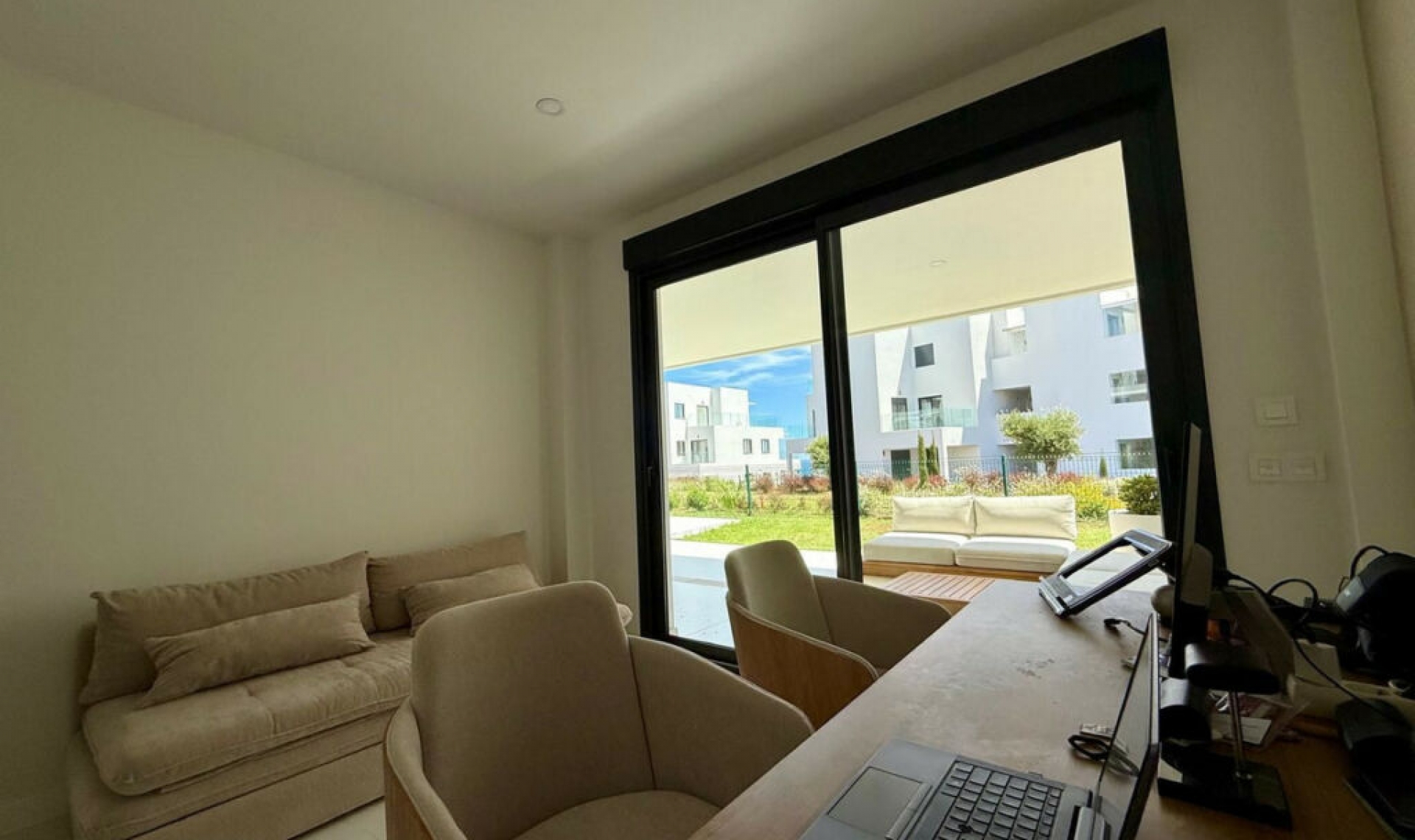 Resale - Apartment -
Casares Playa