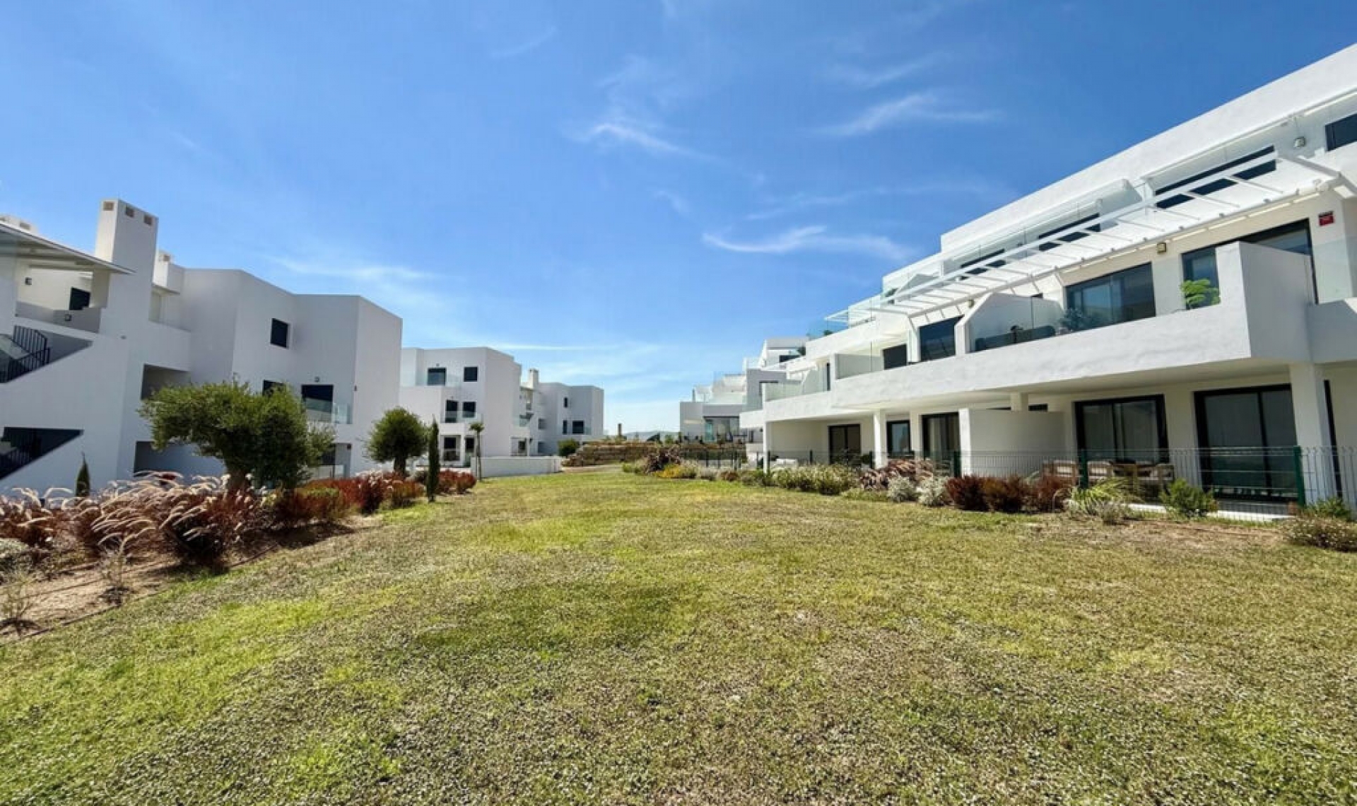 Resale - Apartment -
Casares Playa