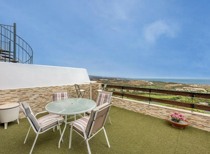 Resale - Apartment -
Casares Playa