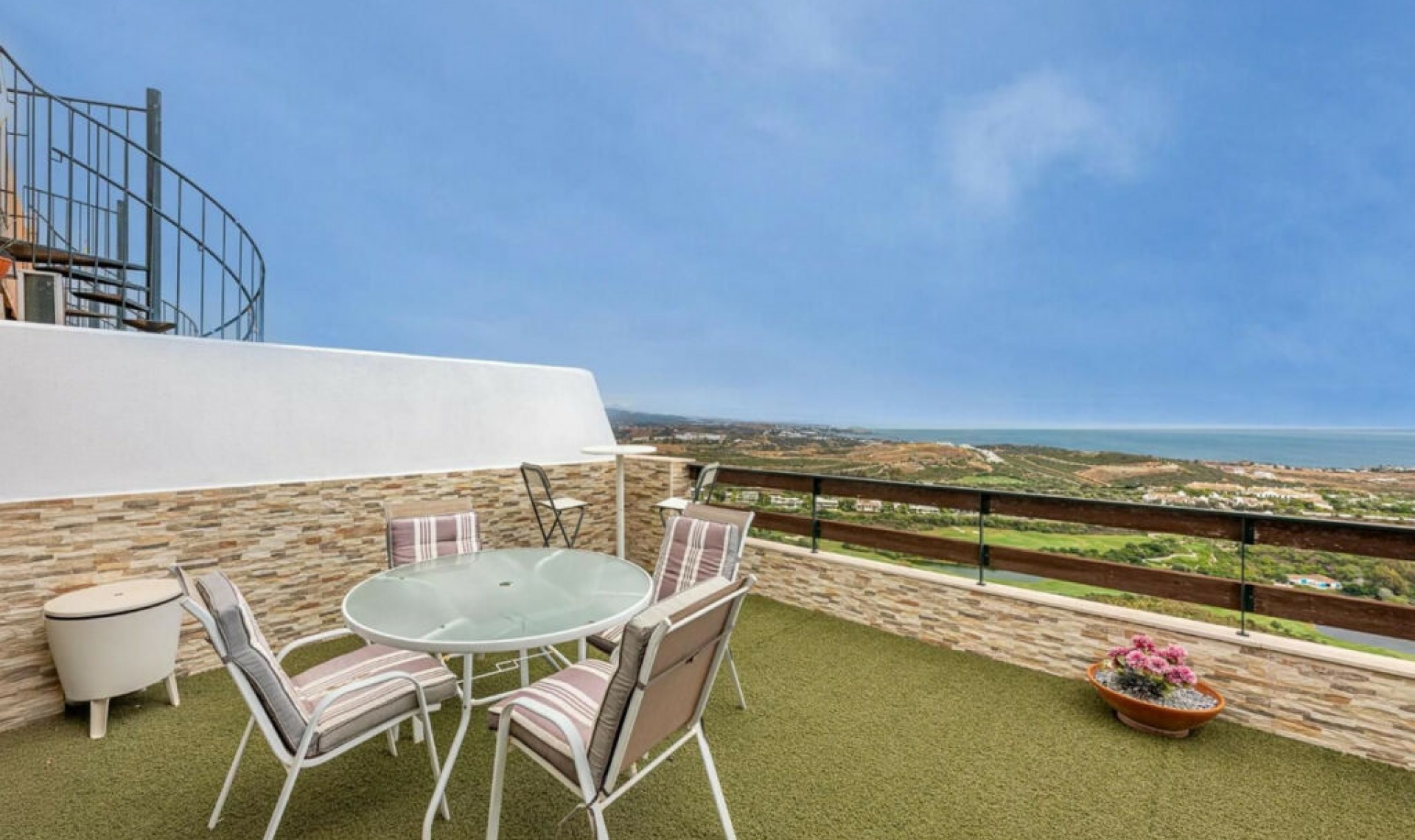 Resale - Apartment -
Casares Playa