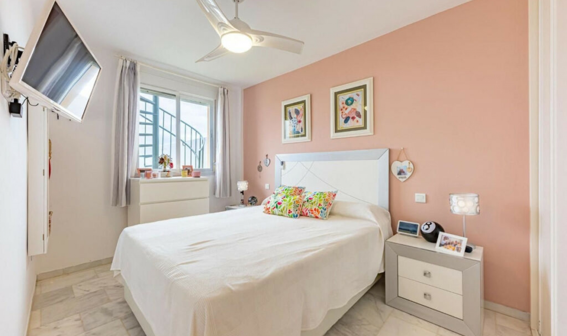 Resale - Apartment -
Casares Playa