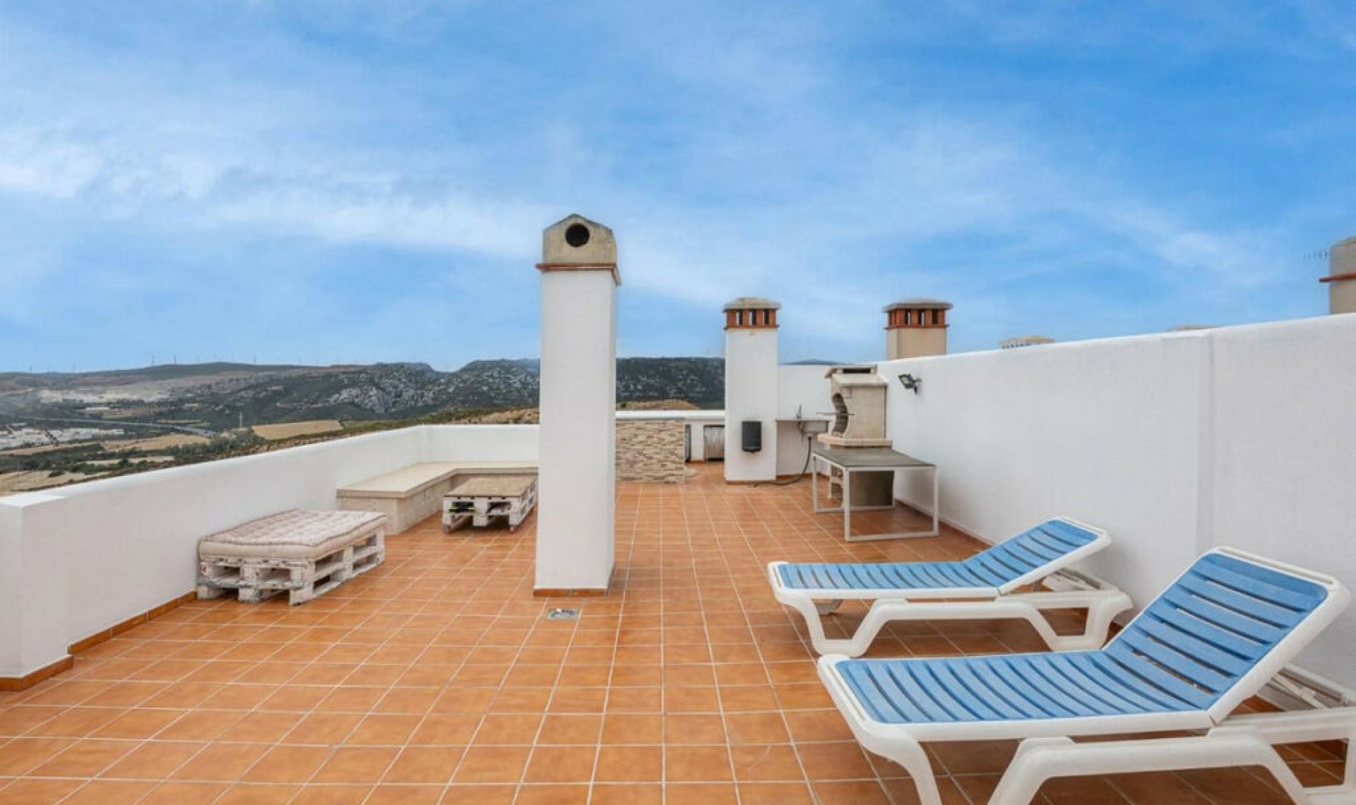 Resale - Apartment -
Casares Playa