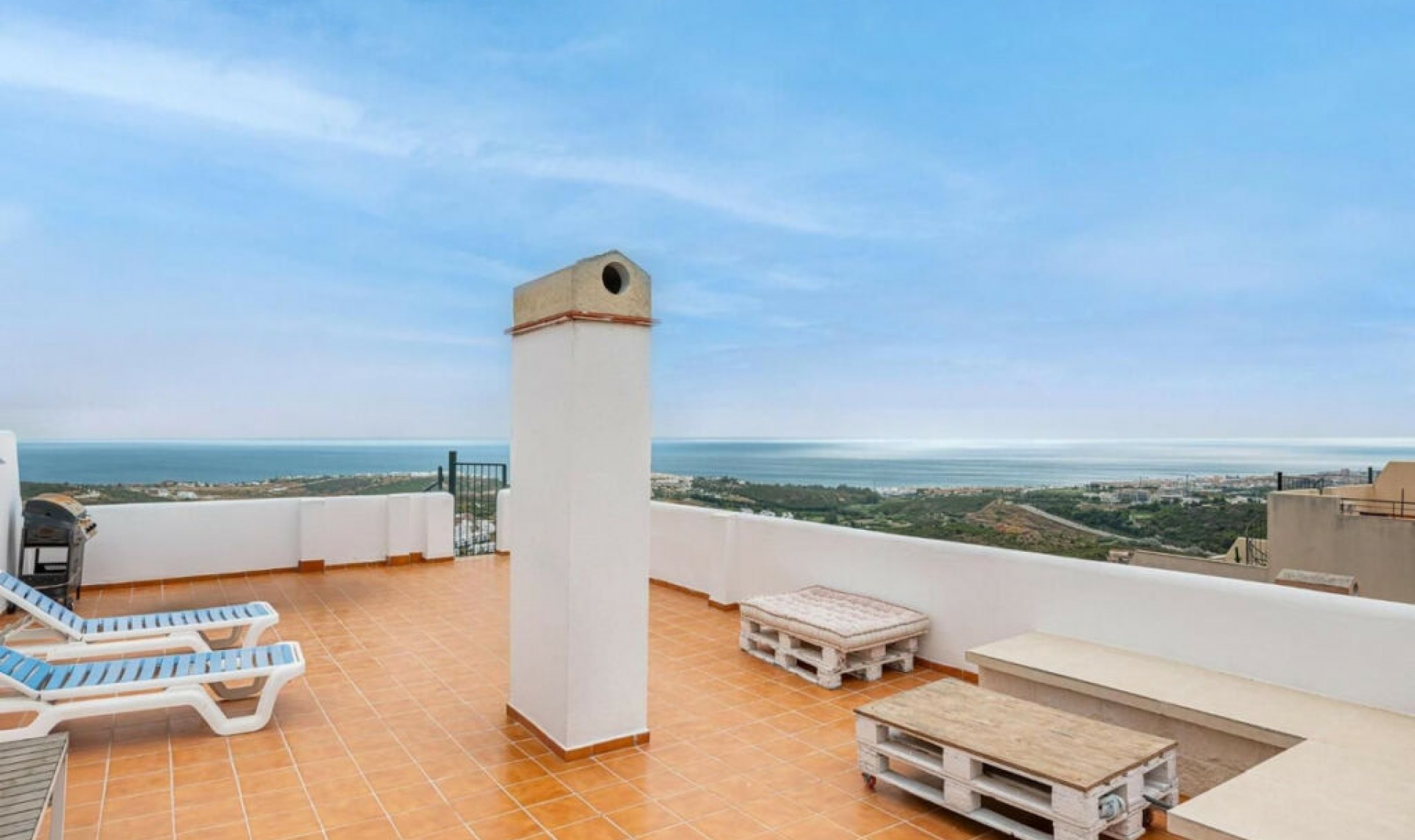Resale - Apartment -
Casares Playa