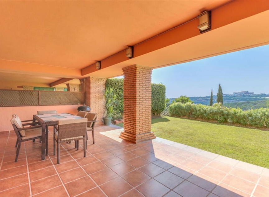 Resale - Apartment -
Casares Playa