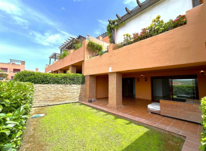 Resale - Apartment -
Casares Playa
