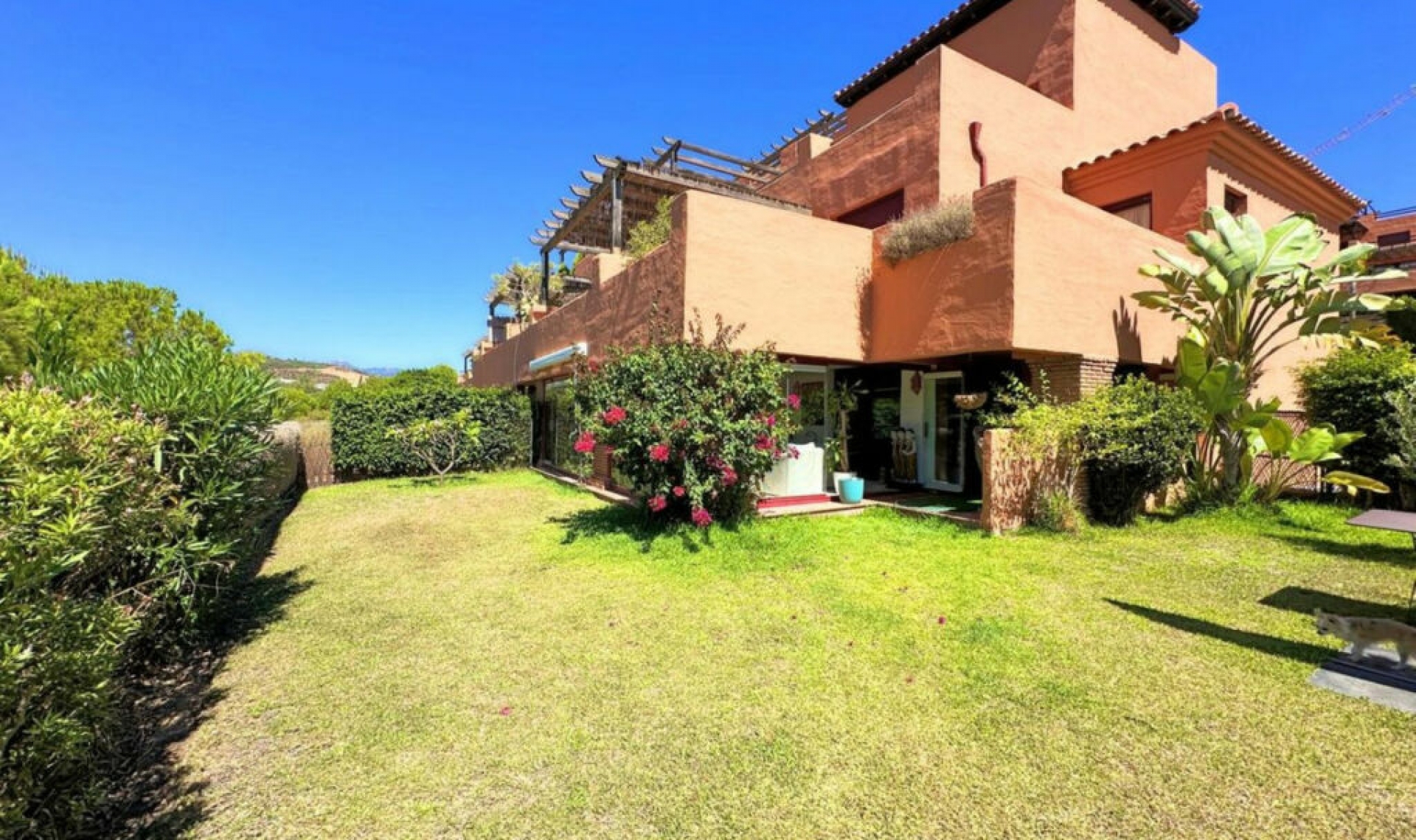 Resale - Apartment -
Casares Playa