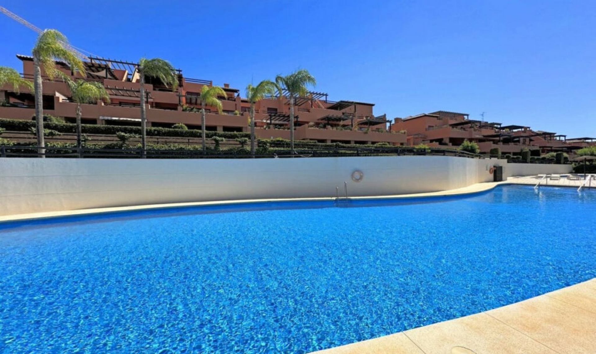 Resale - Apartment -
Casares Playa