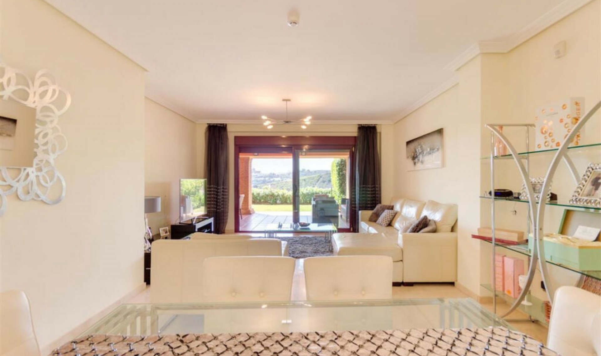 Resale - Apartment -
Casares Playa