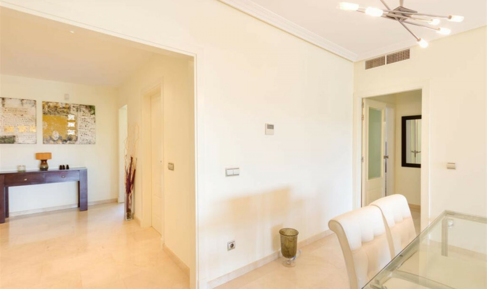 Resale - Apartment -
Casares Playa