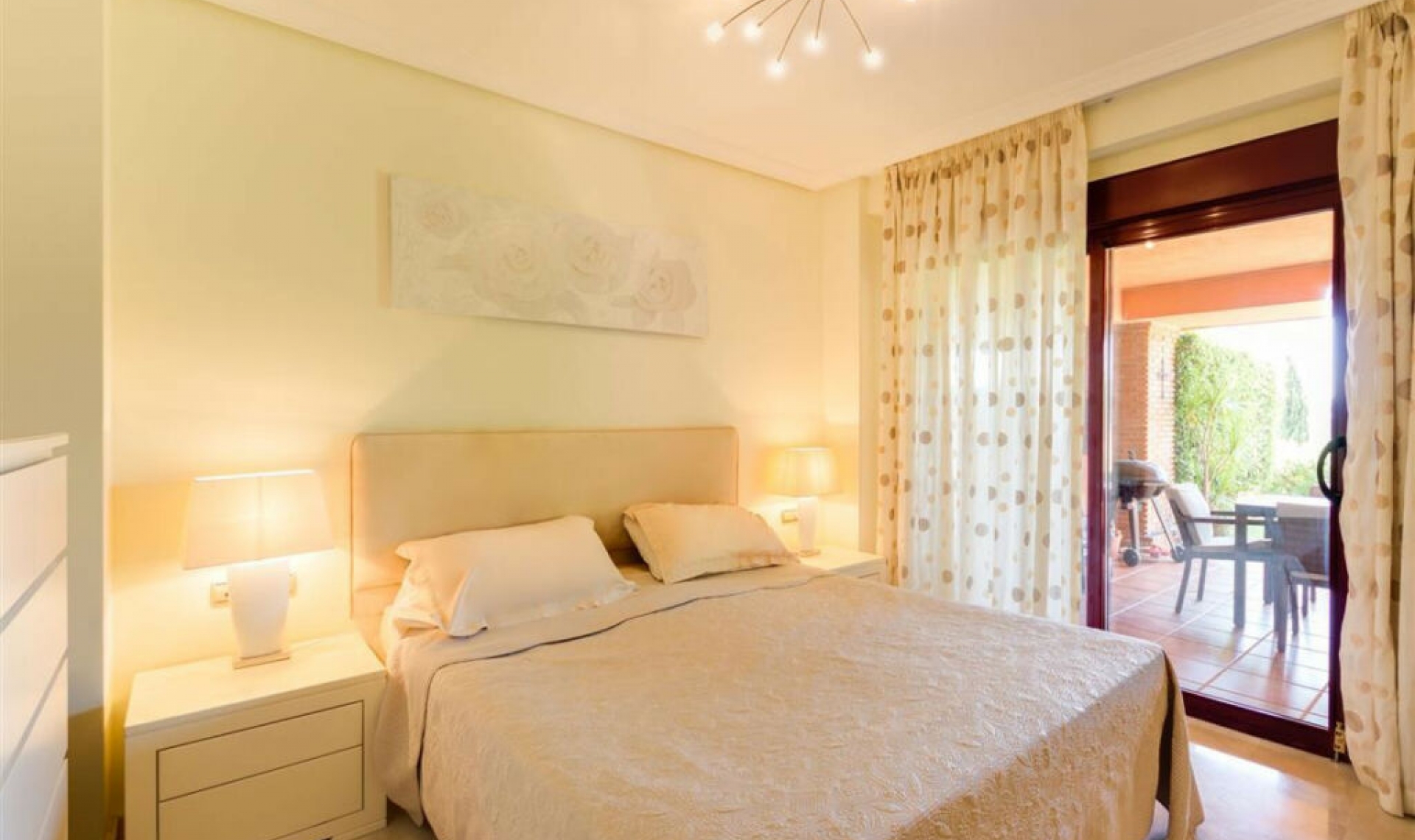 Resale - Apartment -
Casares Playa