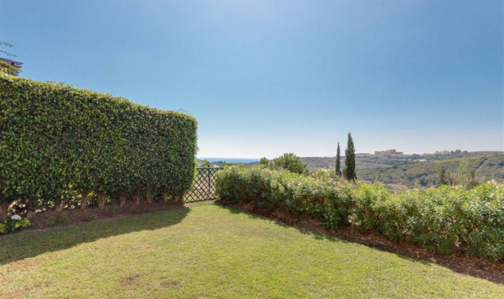 Resale - Apartment -
Casares Playa