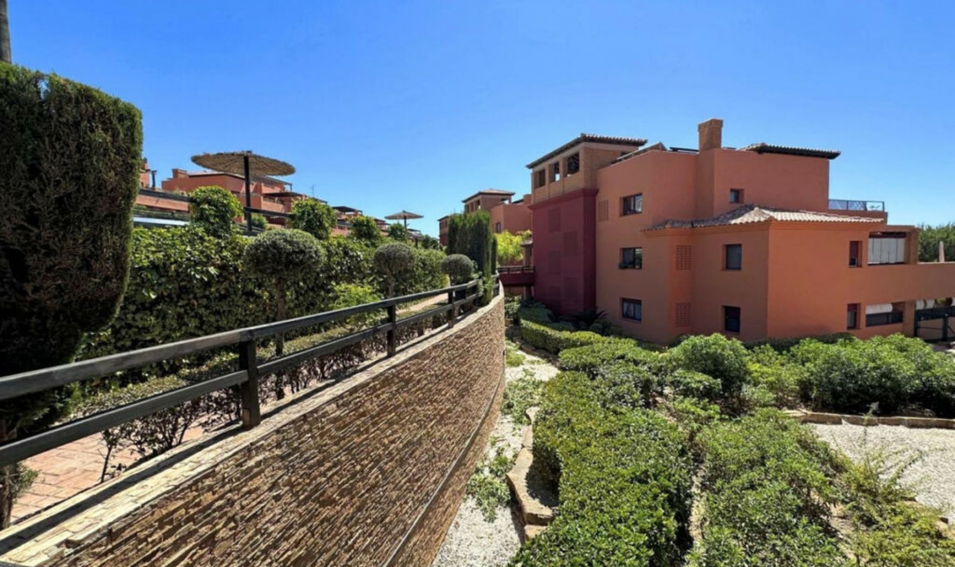 Resale - Apartment -
Casares Playa