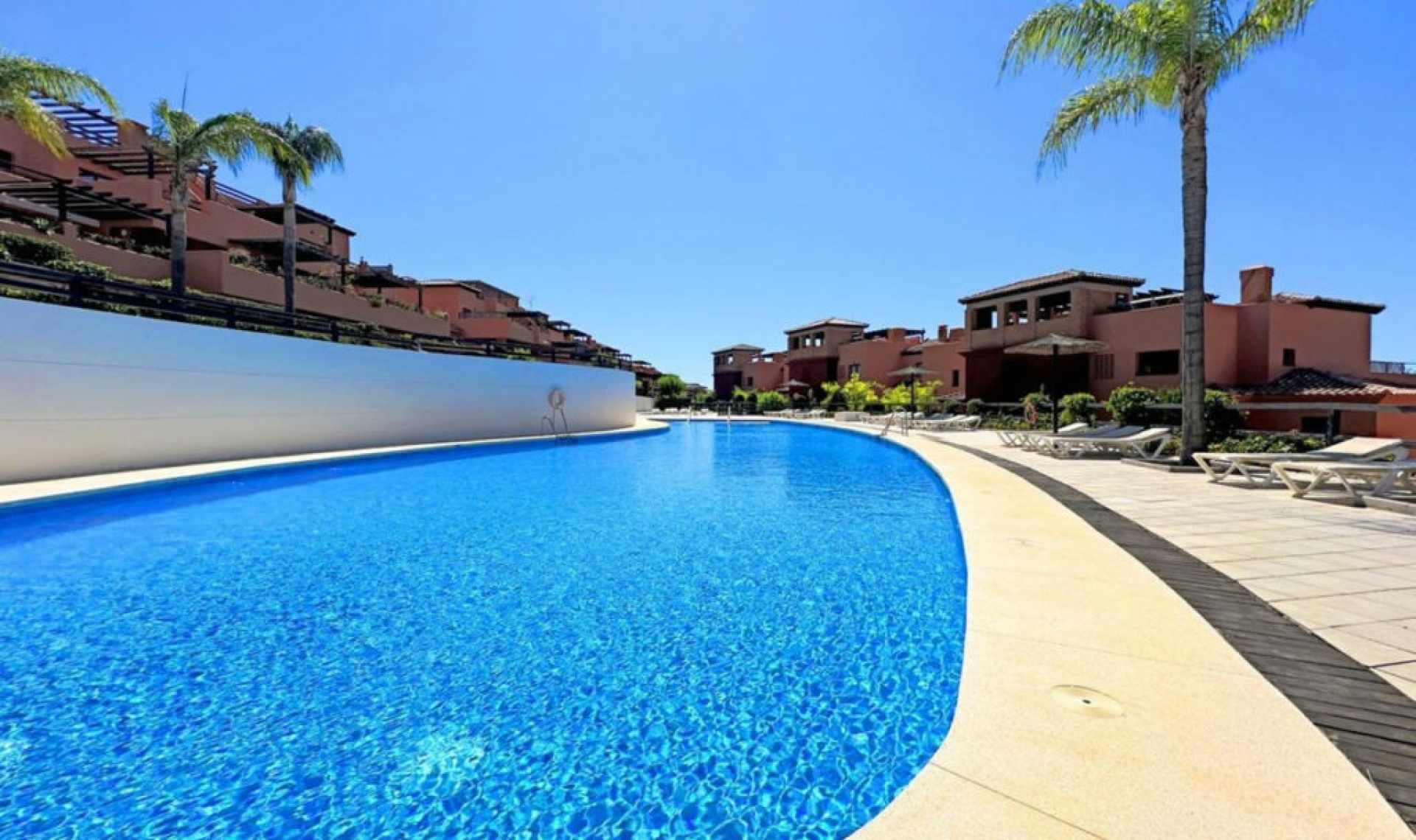 Resale - Apartment -
Casares Playa