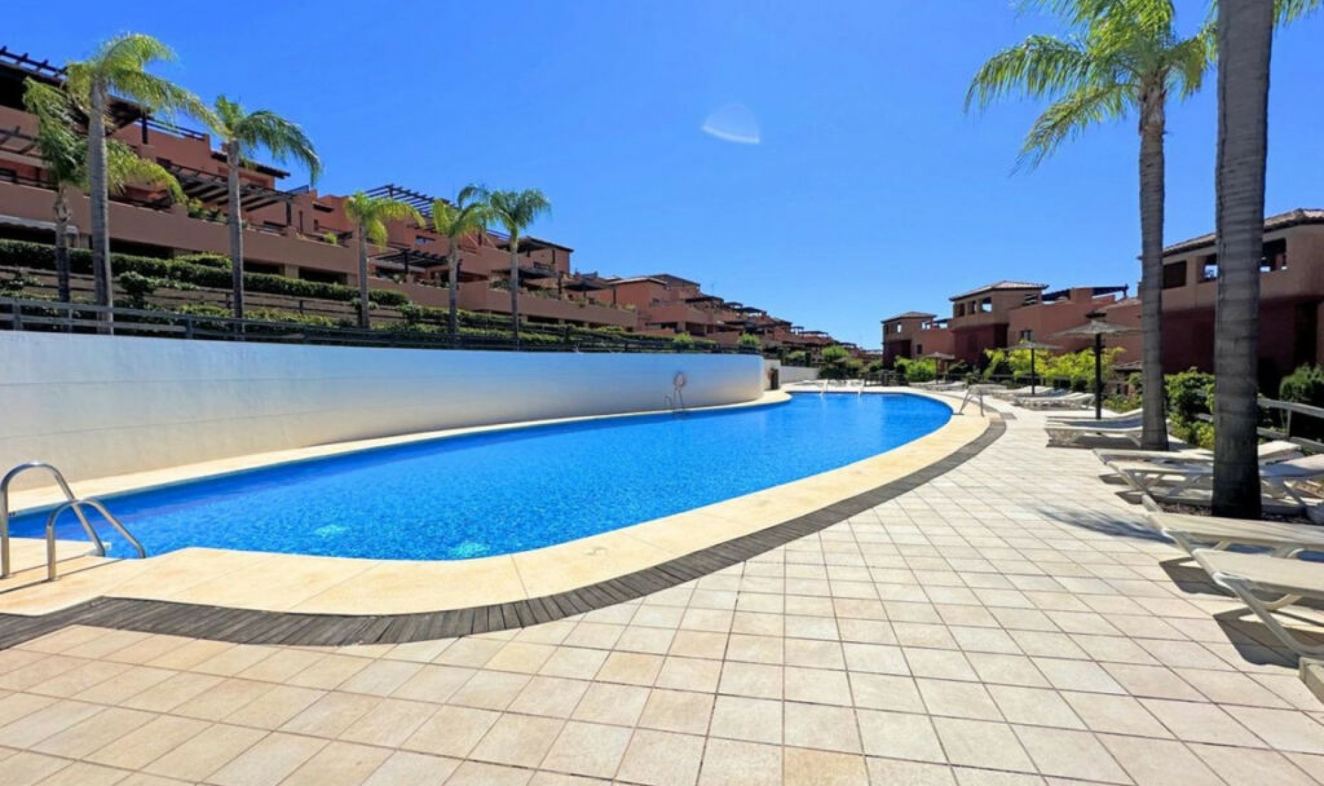 Resale - Apartment -
Casares Playa