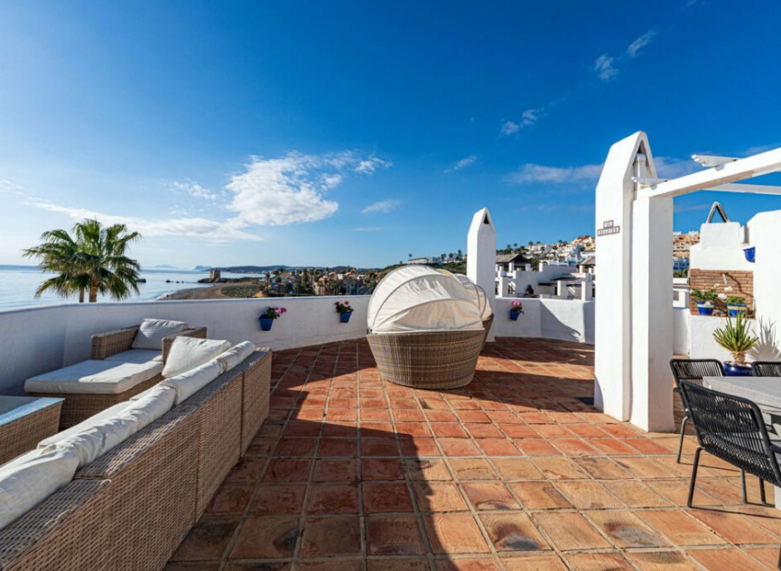 Resale - Apartment -
Casares Playa