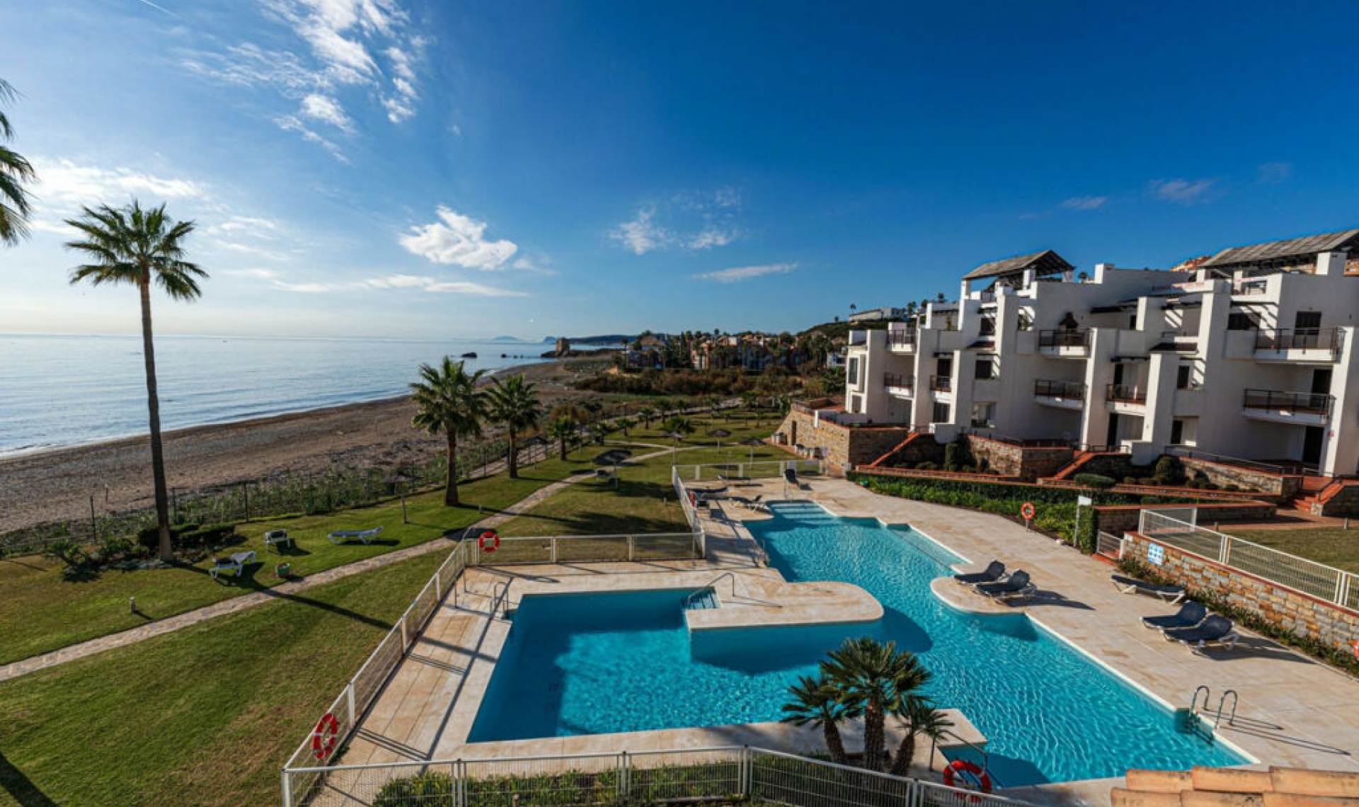 Resale - Apartment -
Casares Playa