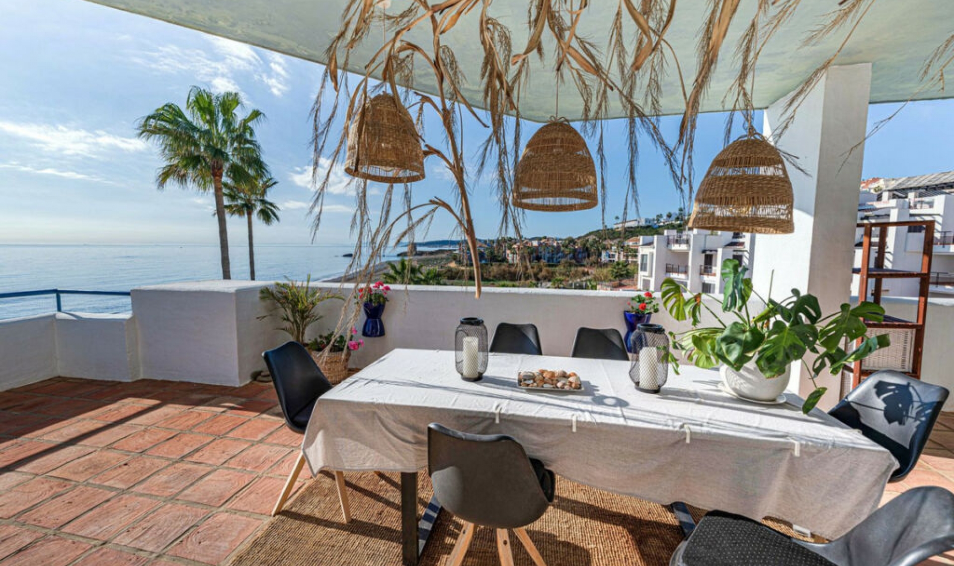 Resale - Apartment -
Casares Playa