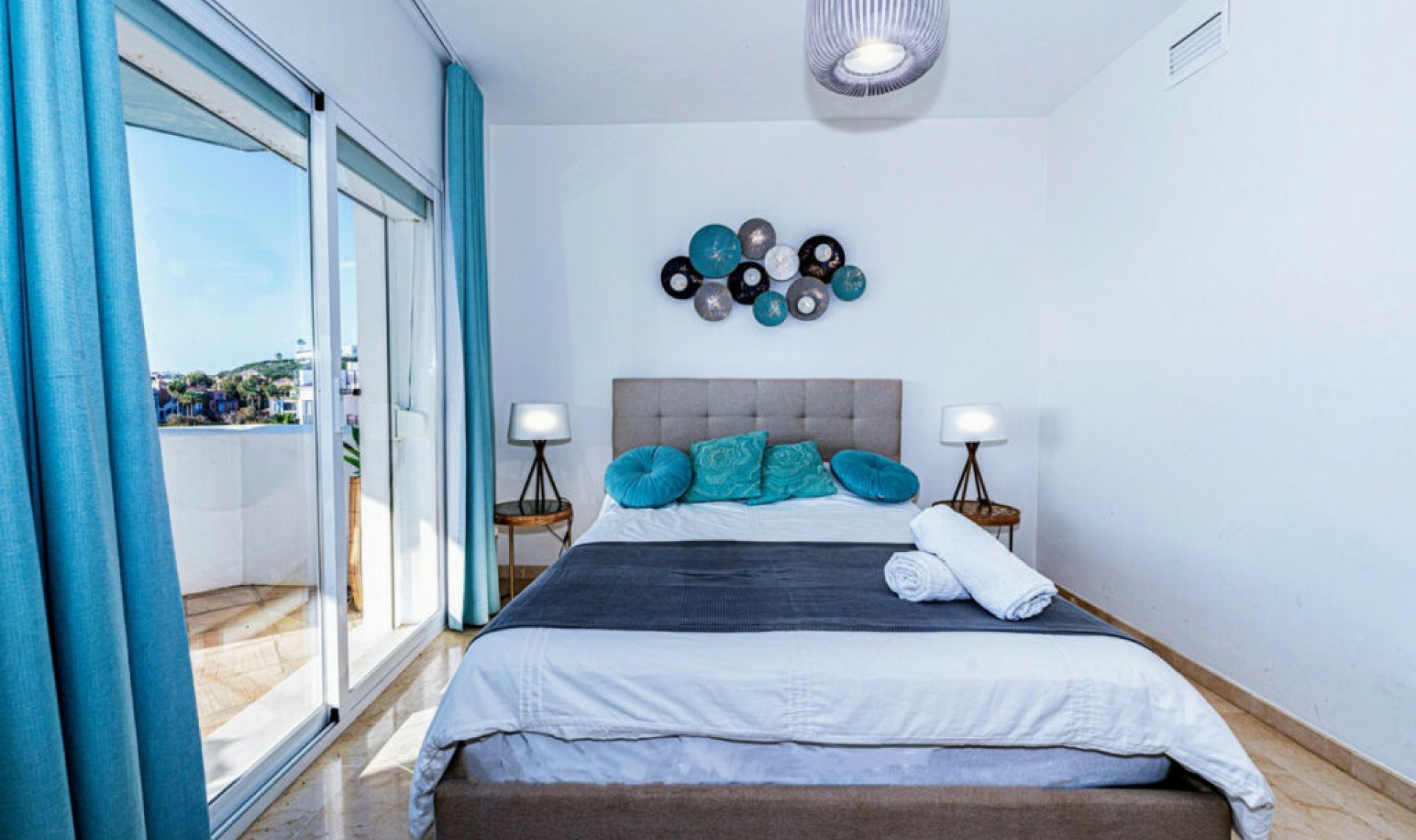 Resale - Apartment -
Casares Playa
