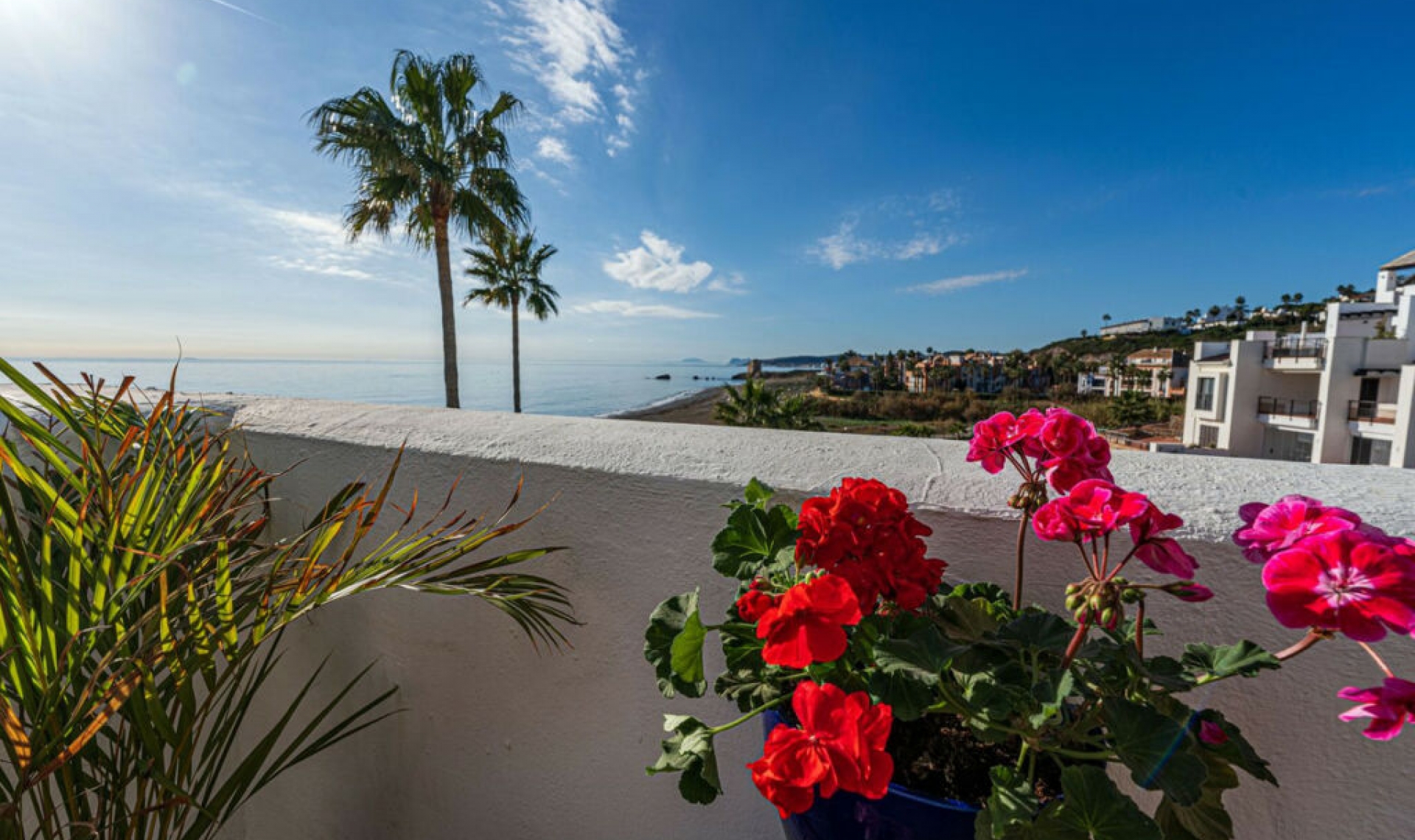 Resale - Apartment -
Casares Playa
