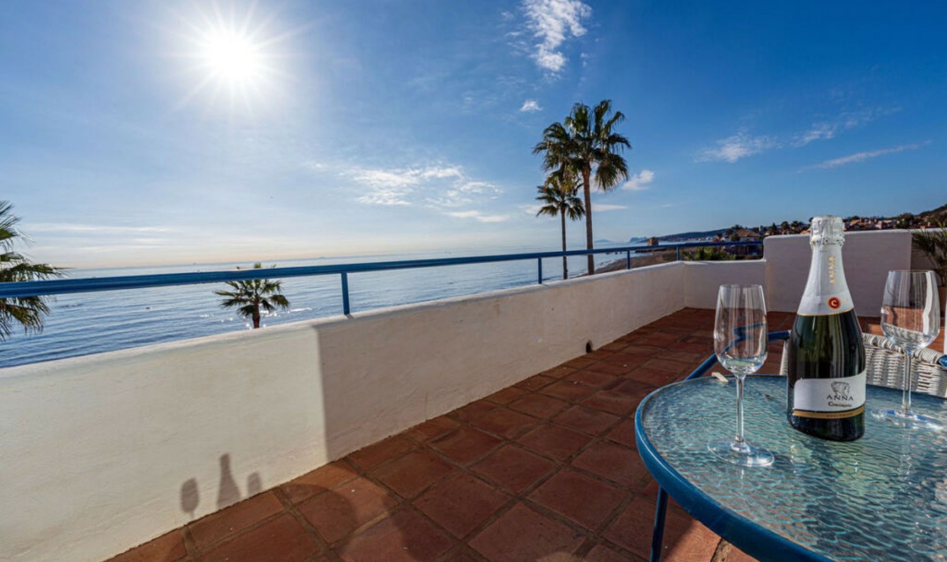 Resale - Apartment -
Casares Playa