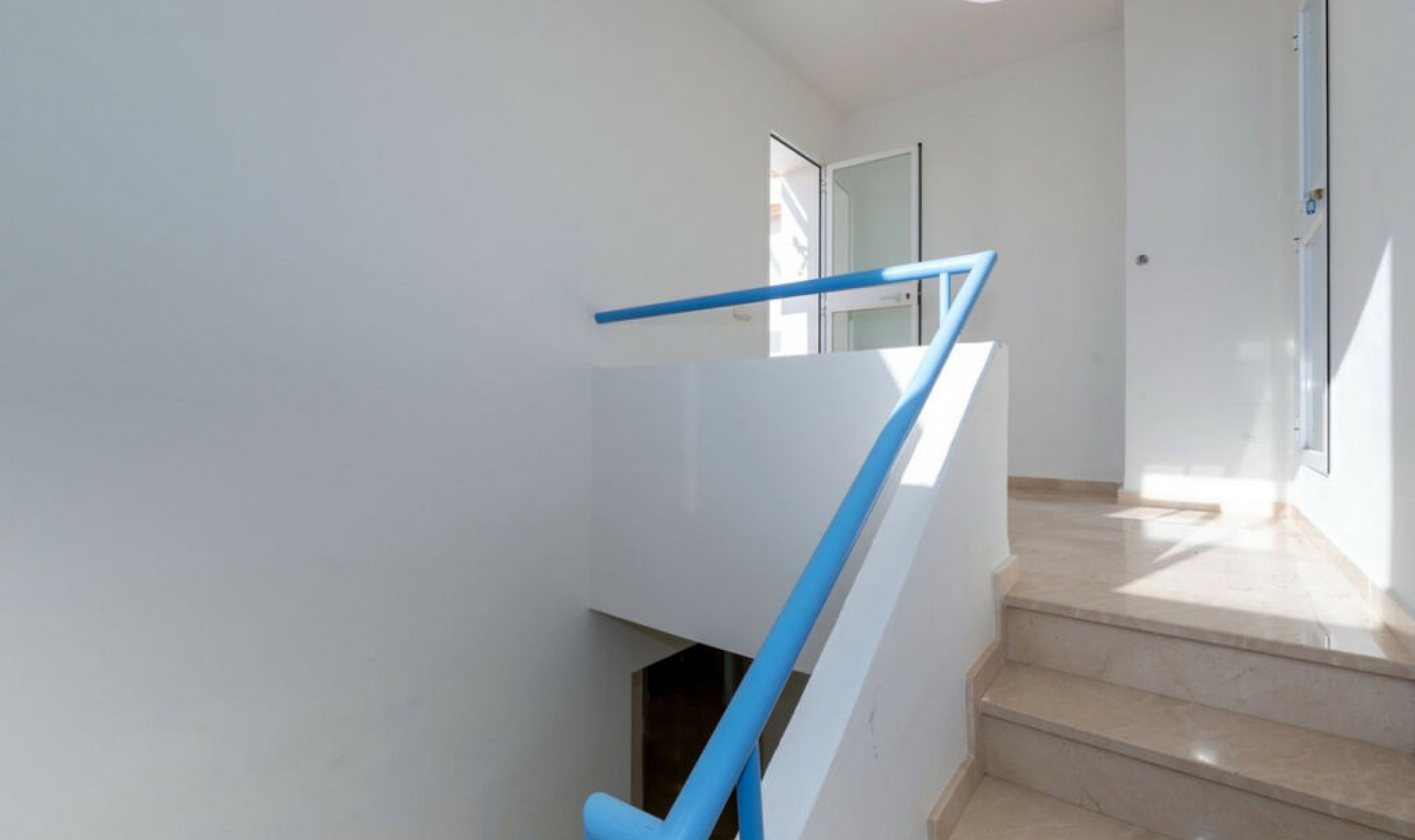 Resale - Apartment -
Casares Playa