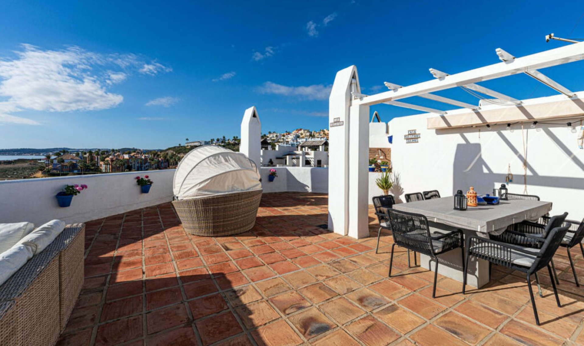 Resale - Apartment -
Casares Playa