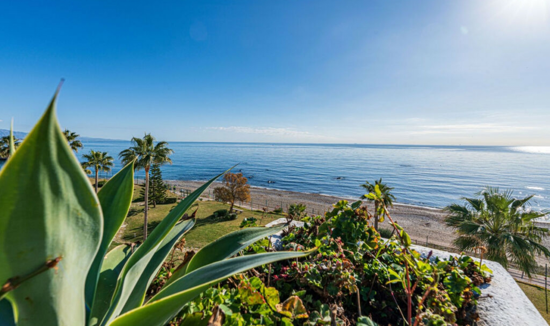 Resale - Apartment -
Casares Playa