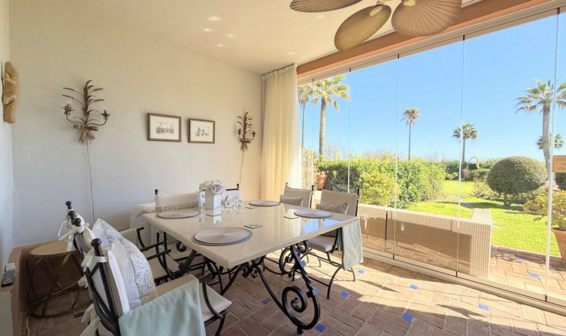 Resale - Apartment -
Casares Playa