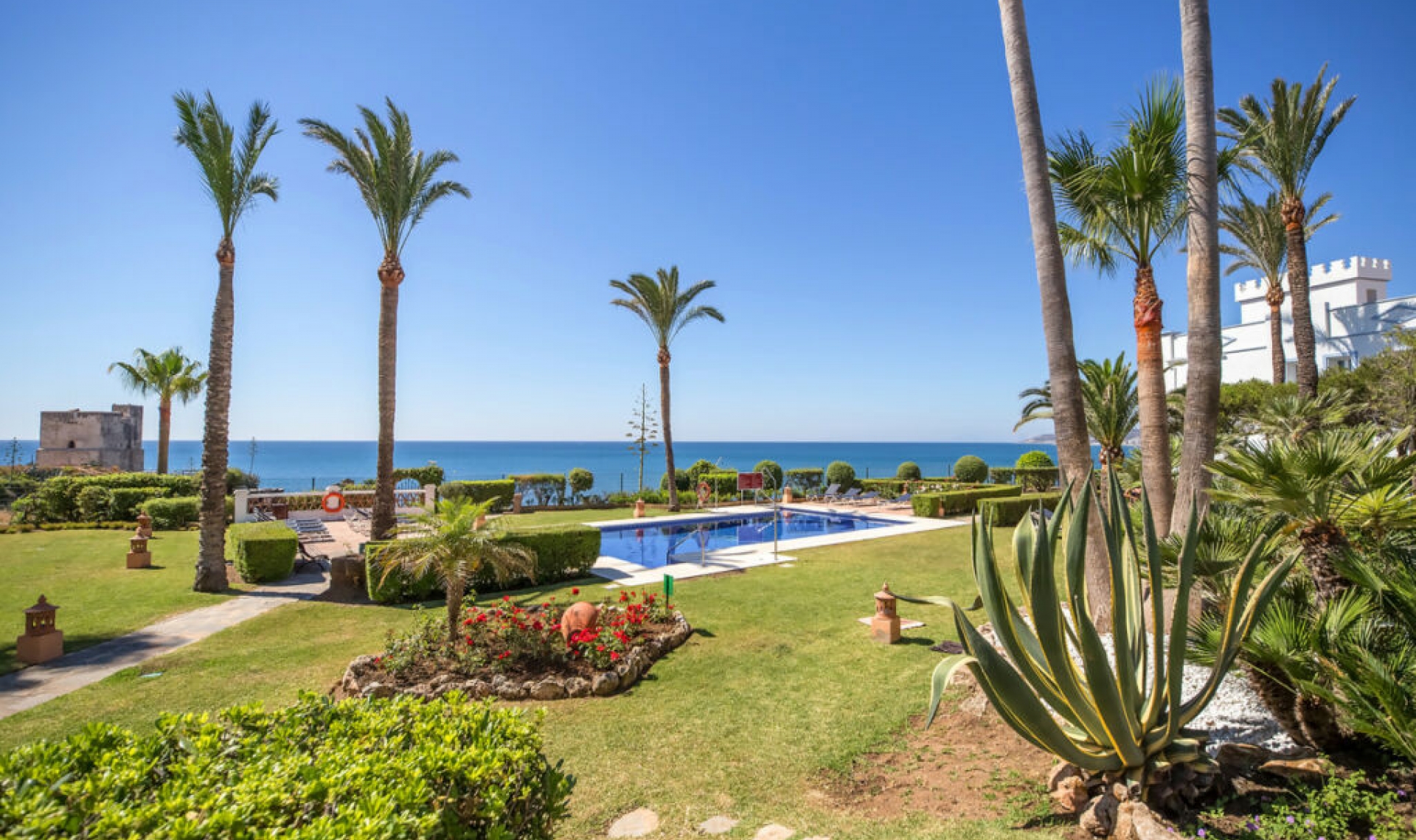Resale - Apartment -
Casares Playa