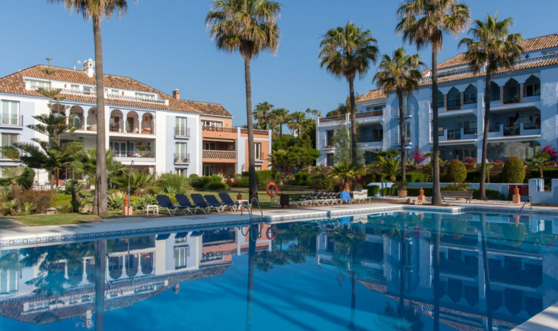 Resale - Apartment -
Casares Playa